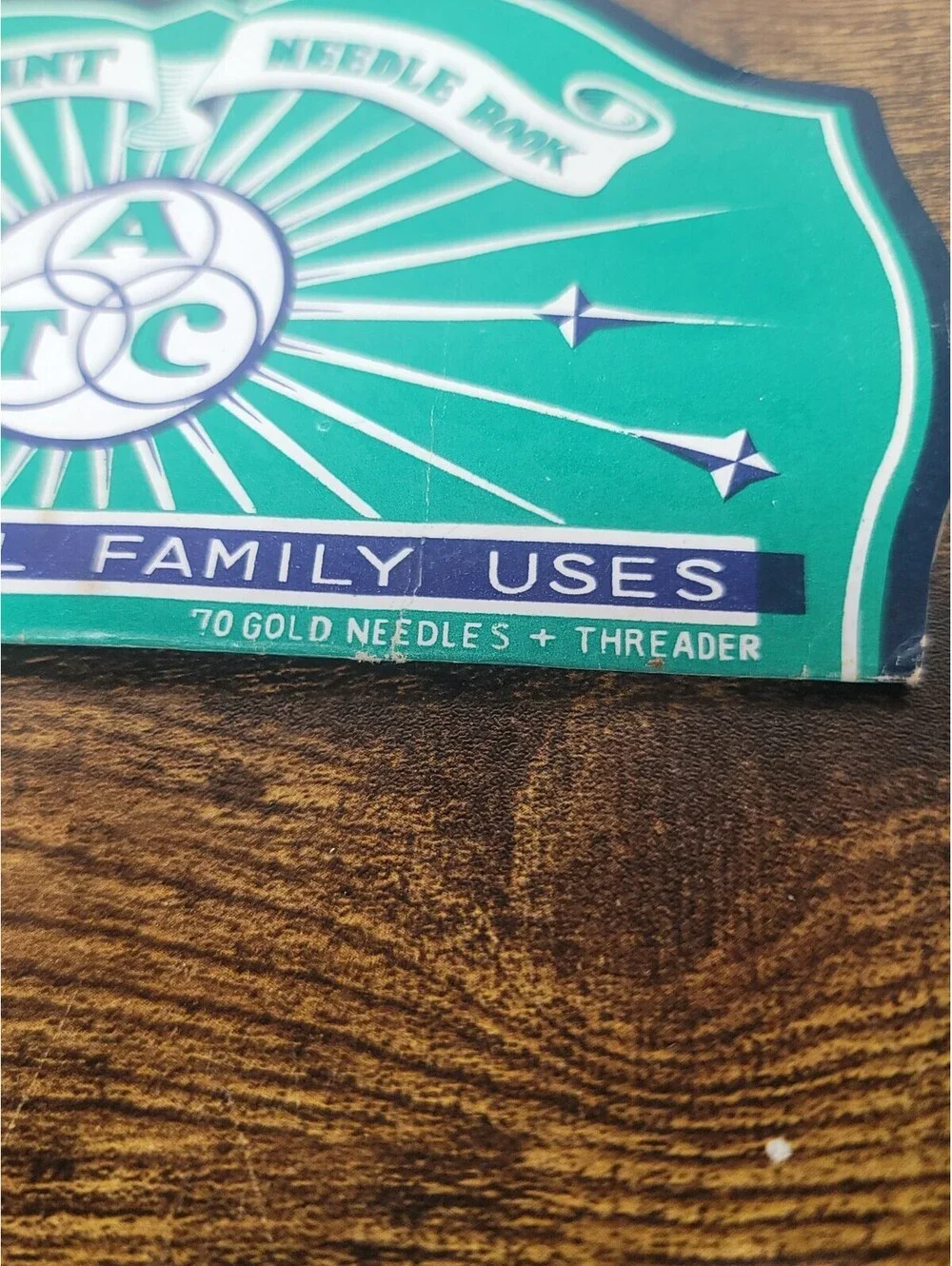 Vintage Finepoint Needle Book Green- with original needles Made In Japan ATC